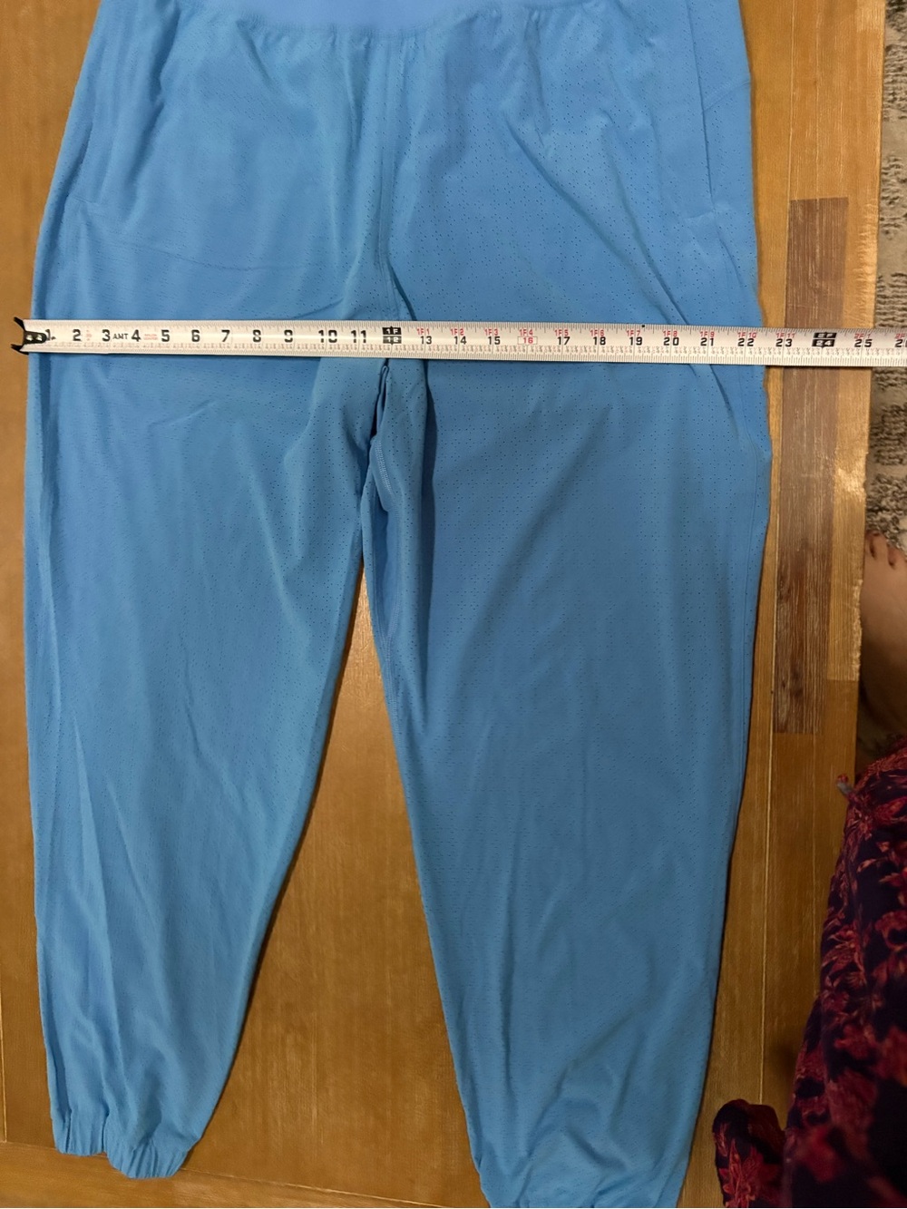 lululemon athletica Light Blue Women's Track Joggers - Picture 12 of 16